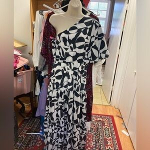 One shoulder black & white abstract design maxi dress.